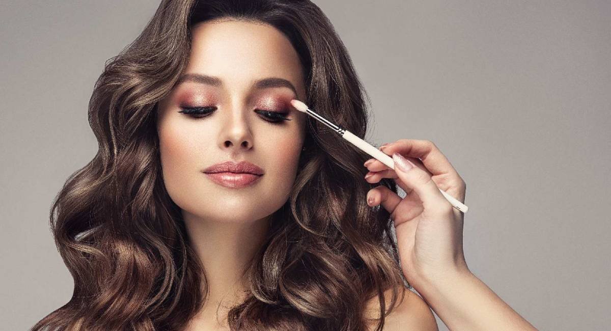 “Revolutionizing Radiance: Metamorphosis Magic Redefines the Art of Beauty, Unveiling Transformative Trends for an Alluring New Era.”