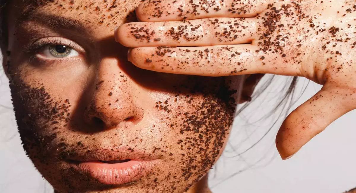 “Sculpting Confidence: Delving into the Psychology Beyond Trends in the World of Beauty”