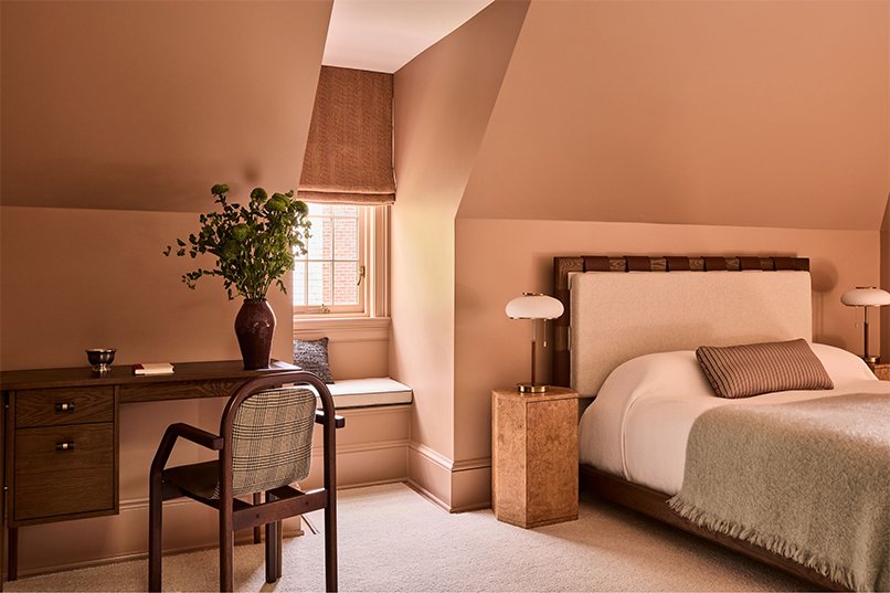 Color Drenching Bedroom Ideas for a Cozy Room That Doesn’t Feel Too Dark