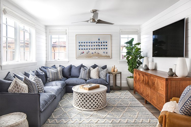 How to Make a Small Living Room Look Expensive Without Spending Like Crazy