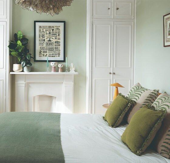 Small Bedroom Decor Ideas That Make a Tiny Room Feel Calm, Not Cramped